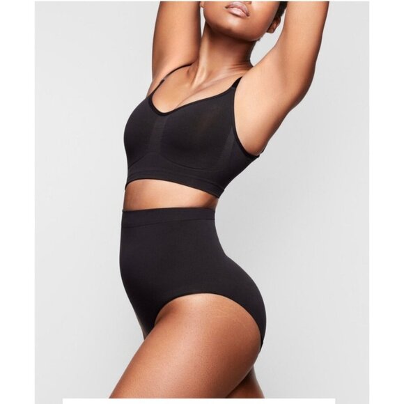 New SKIMS Sculpting Mid Waist Brief Size 2X / 3X ONYX - Picture 5 of 7